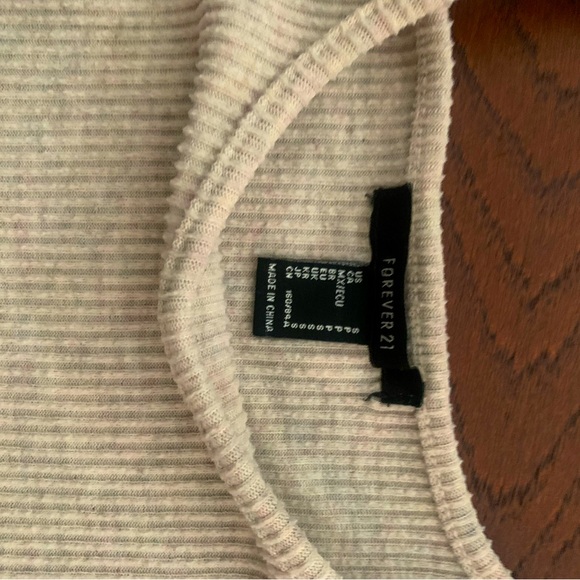 Forever 21 tank . Size S - Picture 3 of 4